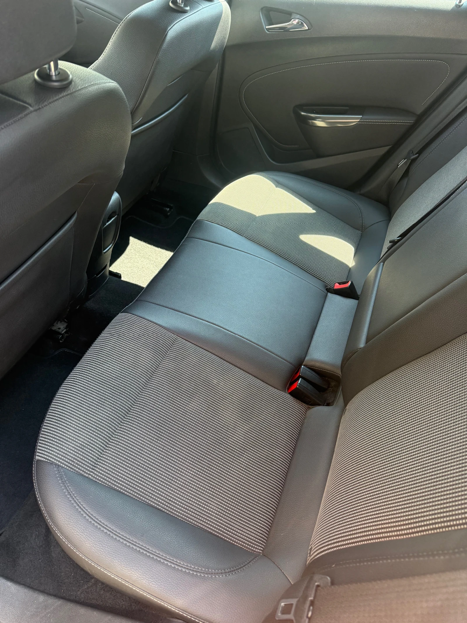 Opel Astra 1.4t/Автомат/Фулл/Лизинг, снимка 8 - Автомобили и джипове - 54995609
