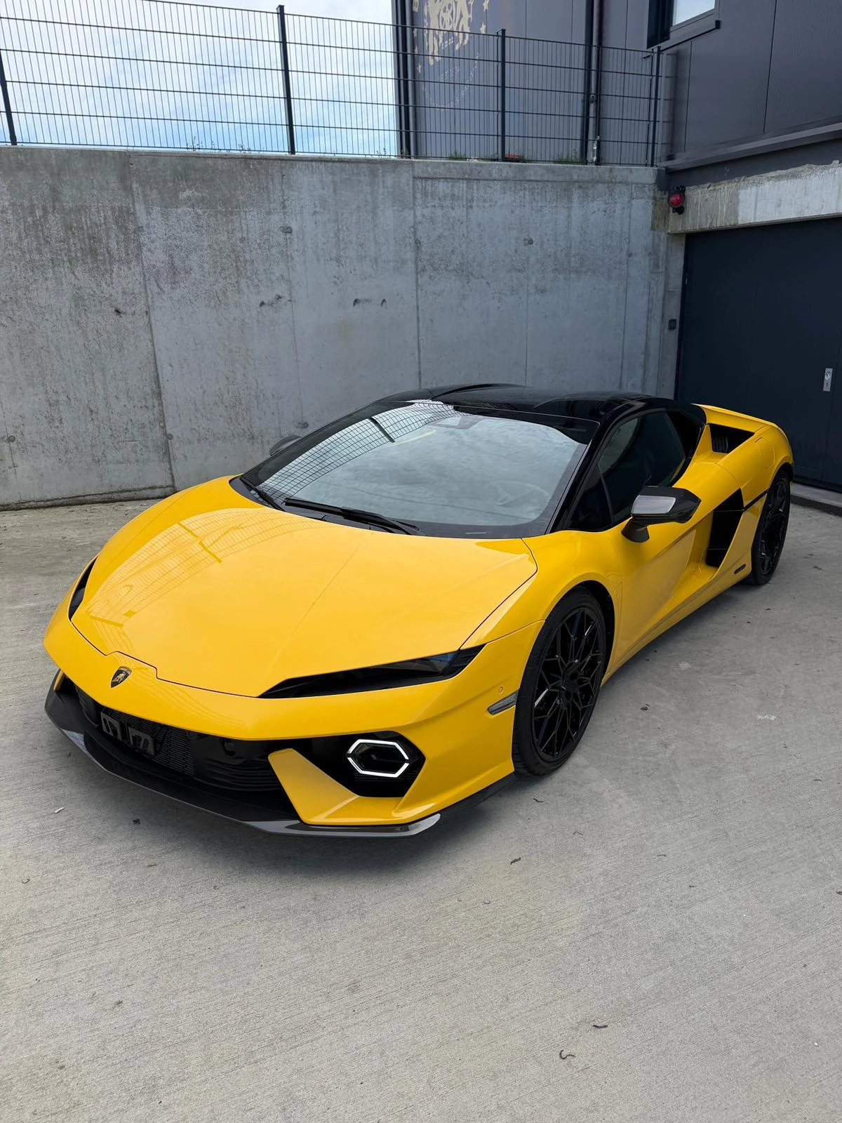 Lamborghini Temerario Carbon Lift