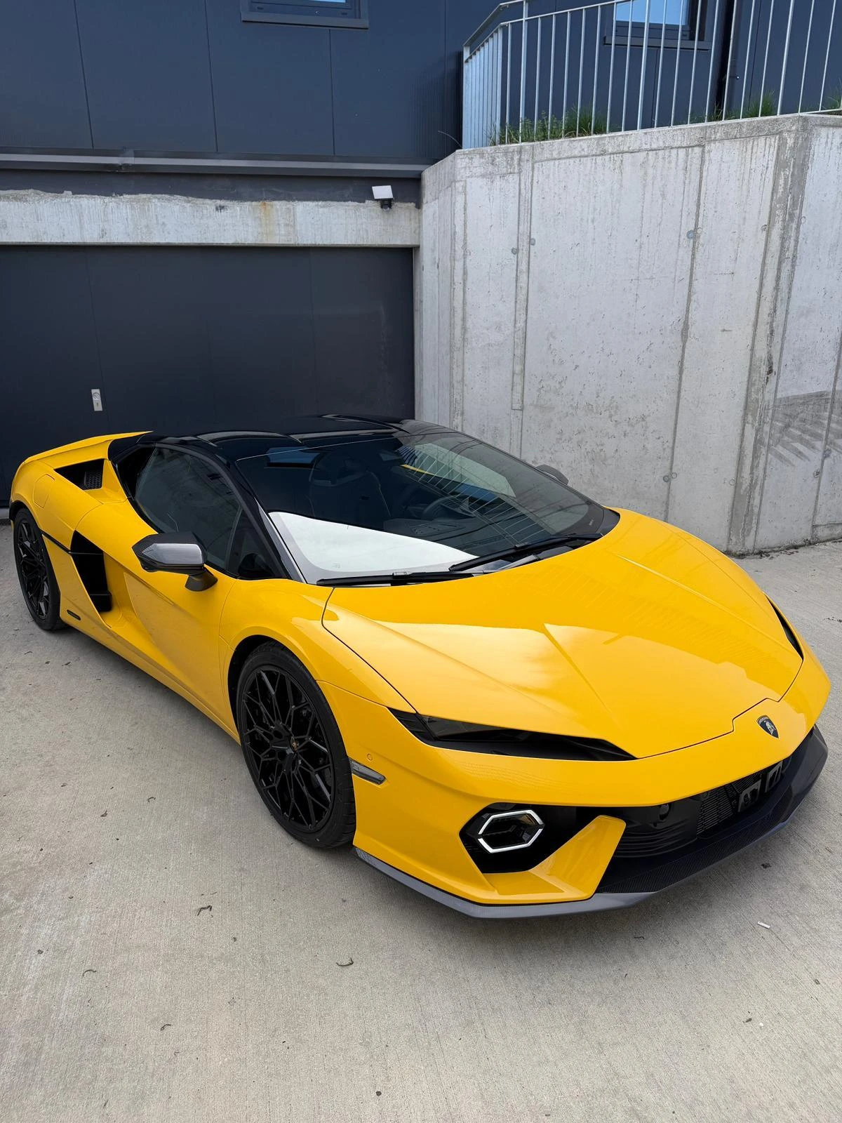 Lamborghini Temerario Carbon Lift, снимка 2 - Автомобили и джипове - 55256654