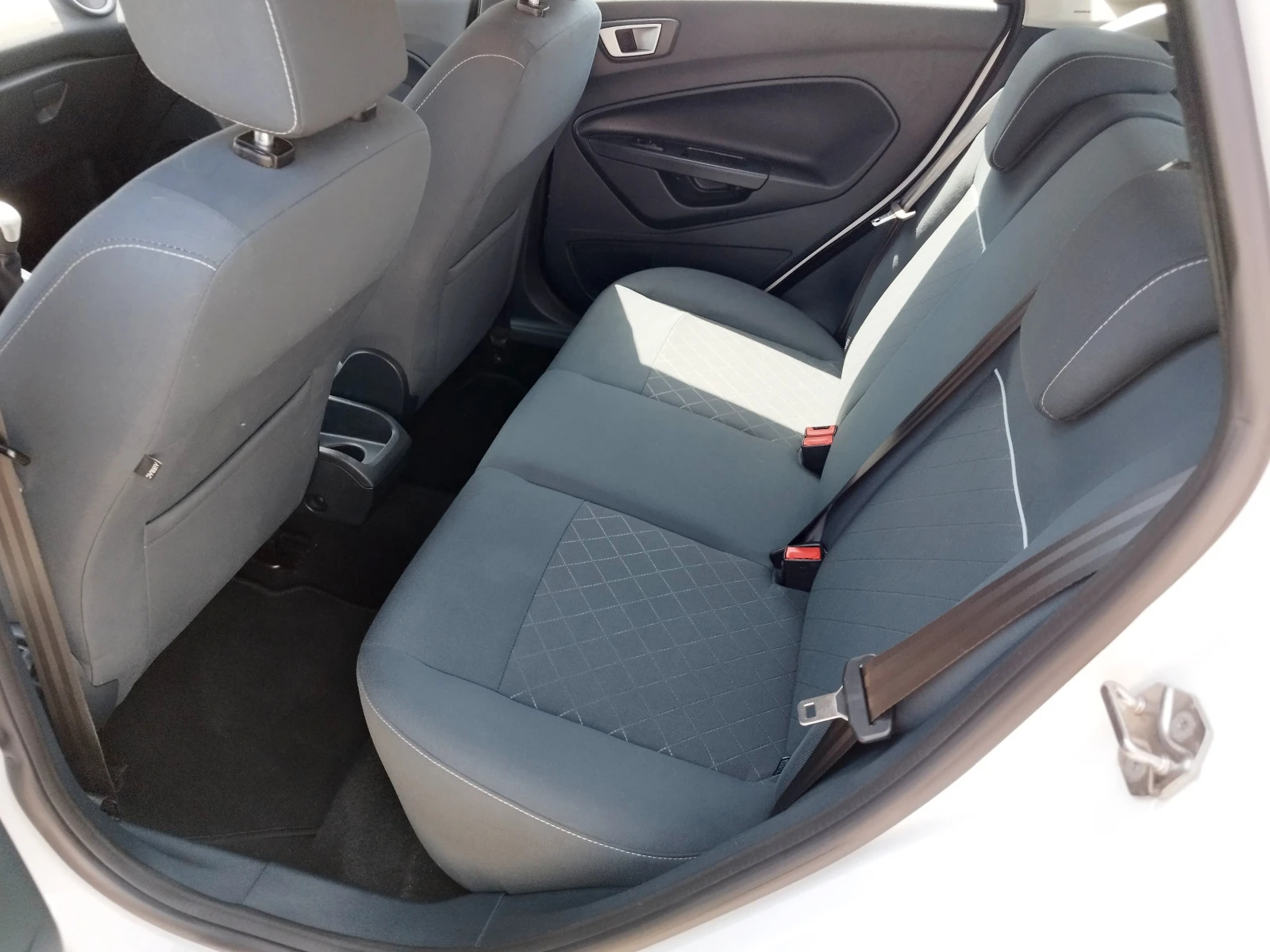 Ford Fiesta 1.4hdi-70кс-EURO5, снимка 6 - Автомобили и джипове - 55642600