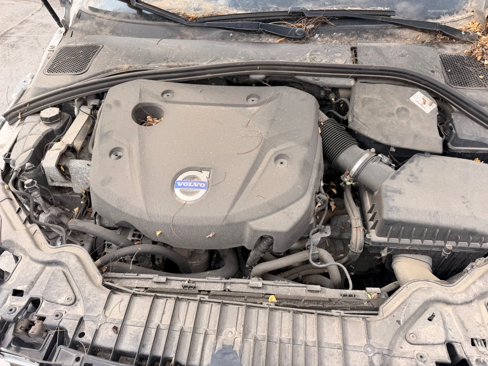 Volvo V60 2.0d D4 D4204T5, снимка 16 - Автомобили и джипове - 55898180