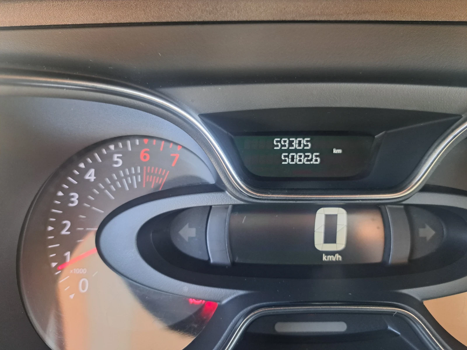 Renault Captur 900T EURO6, снимка 13 - Автомобили и джипове - 55990655
