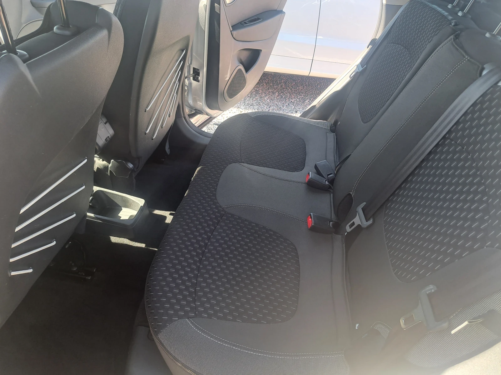 Renault Captur 900T EURO6, снимка 8 - Автомобили и джипове - 55990655