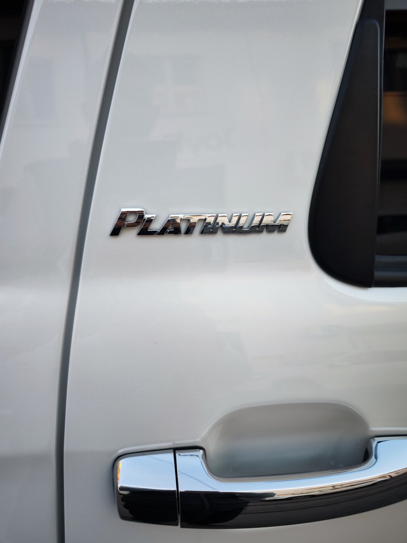 Toyota Sequoia PLATINUM, снимка 8 - Автомобили и джипове - 45185650