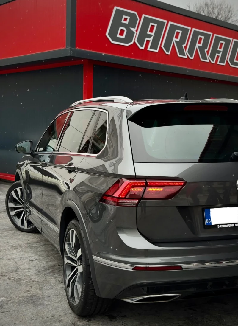 VW Tiguan R-LINE | 4MOTION | PANO | ТОП ЦЕНА | РЕАЛЕН, снимка 6 - Автомобили и джипове - 53181415