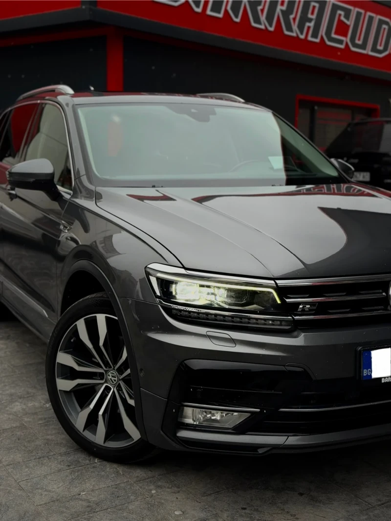 VW Tiguan R-LINE | 4MOTION | PANO | ТОП ЦЕНА | РЕАЛЕН, снимка 2 - Автомобили и джипове - 53181415