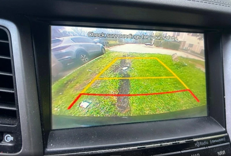 Hyundai Tucson * Limited* Кожа* Пано* Камера* Без щети* , снимка 10 - Автомобили и джипове - 53383884