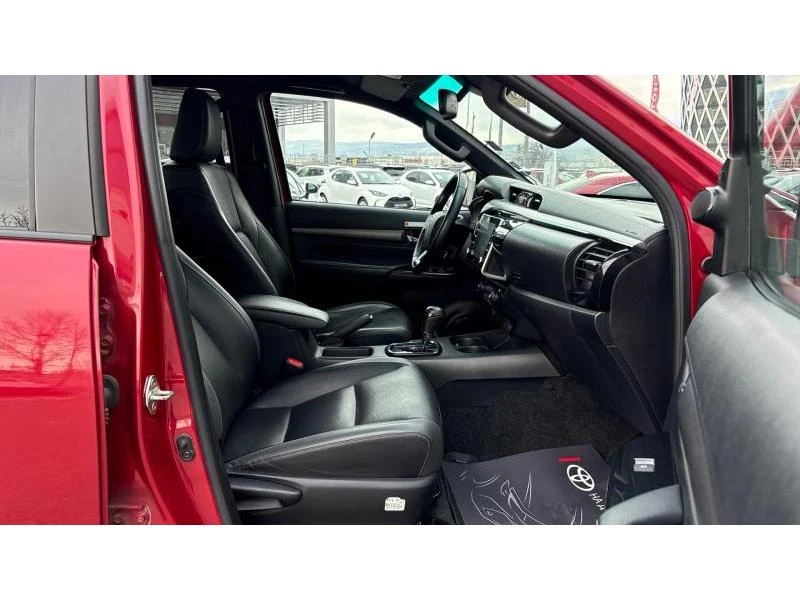 Toyota Hilux INVINCIBLE JBL 2.8D, снимка 6 - Автомобили и джипове - 53957032