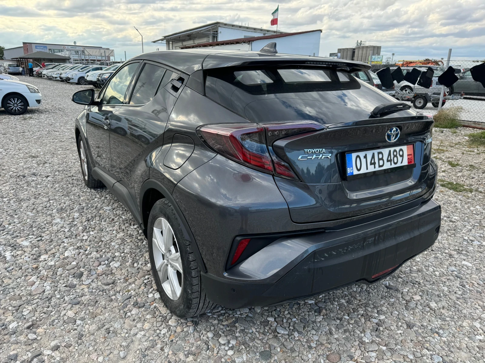 Toyota C-HR 1.8 hybrid  - изображение 4