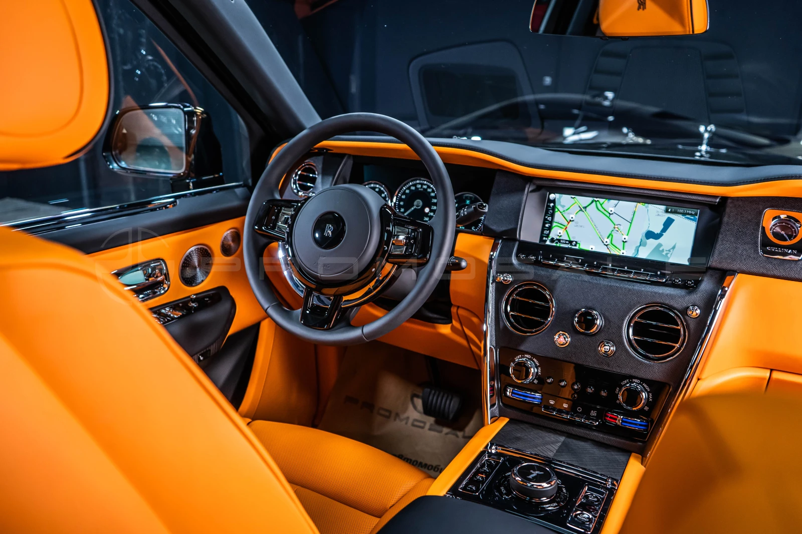 Rolls-Royce Cullinan Mandarin Interior - изображение 10