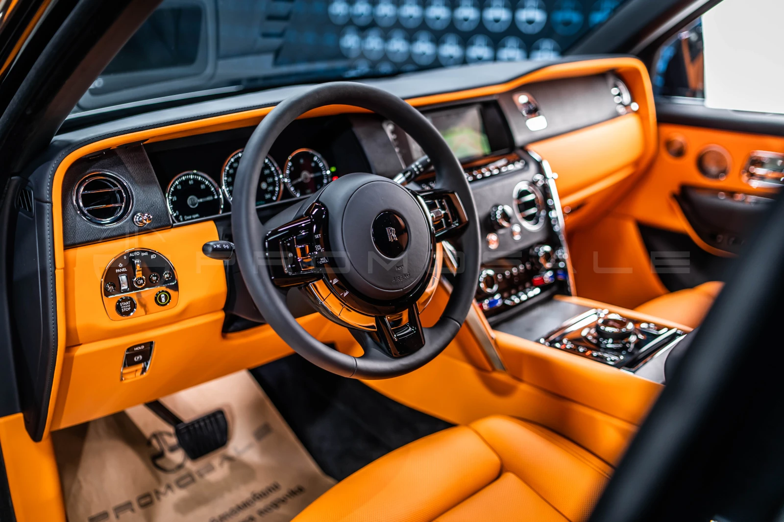 Rolls-Royce Cullinan Mandarin Interior - изображение 8