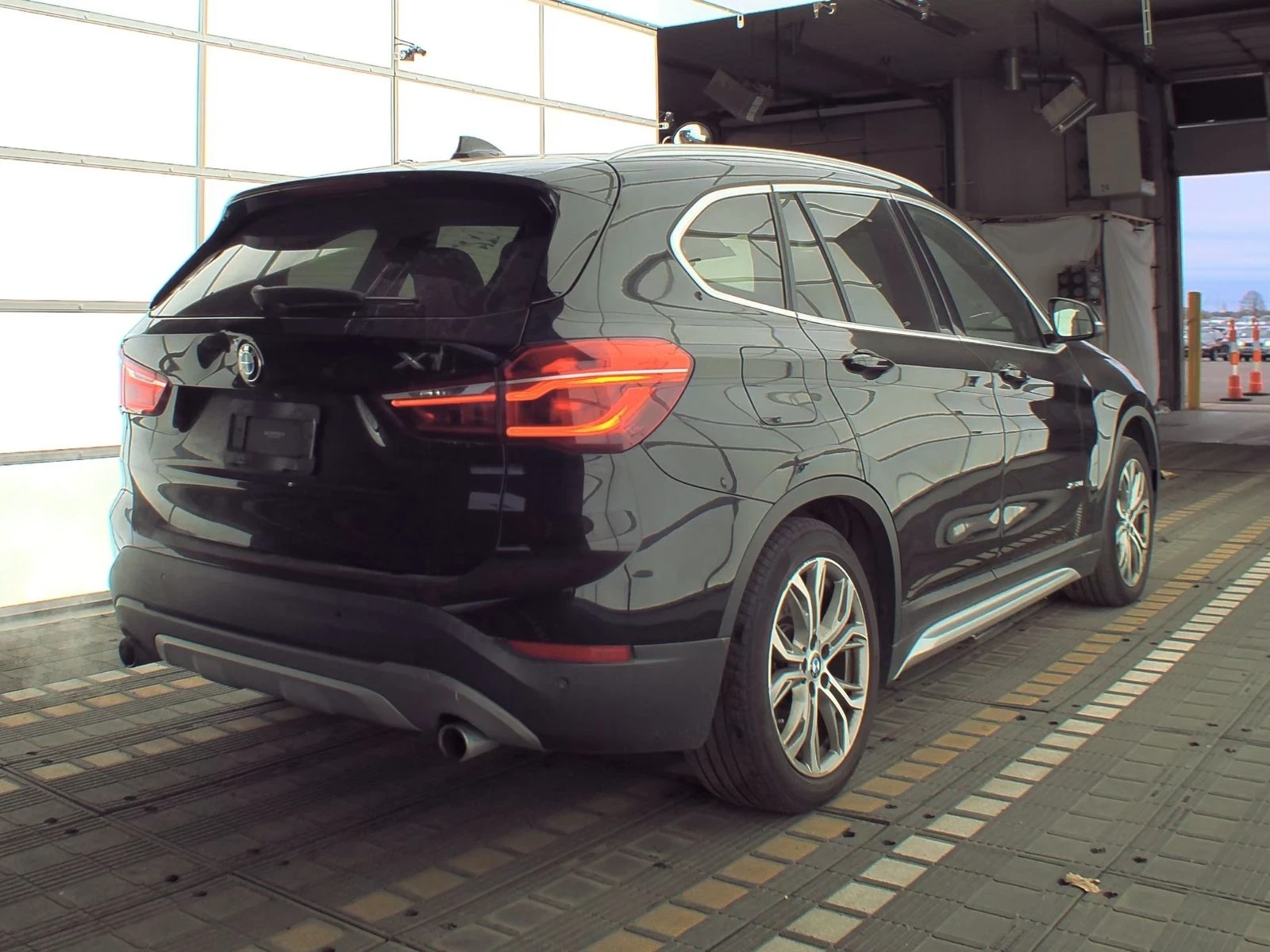 BMW X1 XLINE* PANO* PARK ASSIST* KEYLESS - изображение 3