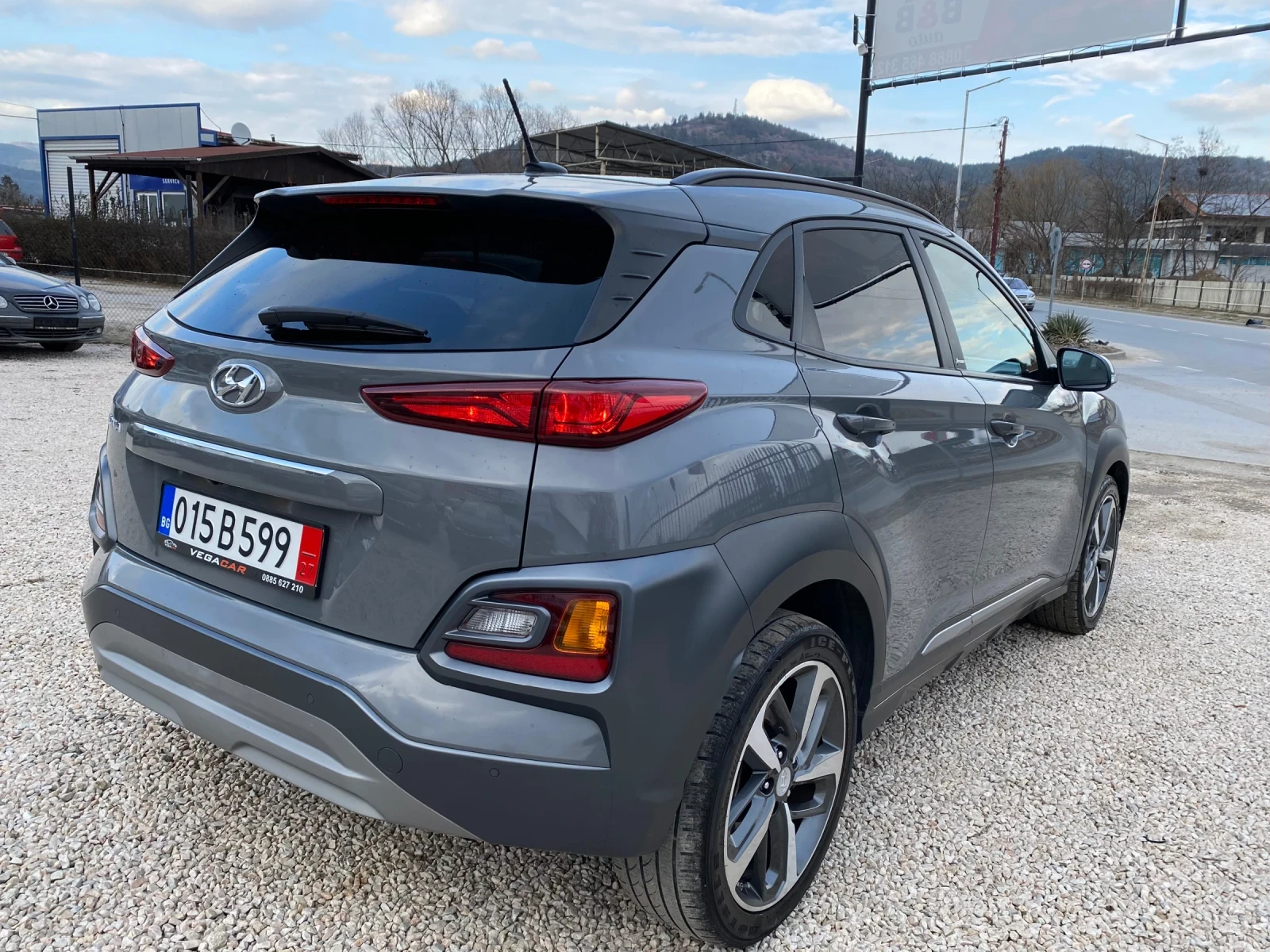 Hyundai Kona 1.6 crdi Avtomatik/Distronik/Kamera/Full! - изображение 4
