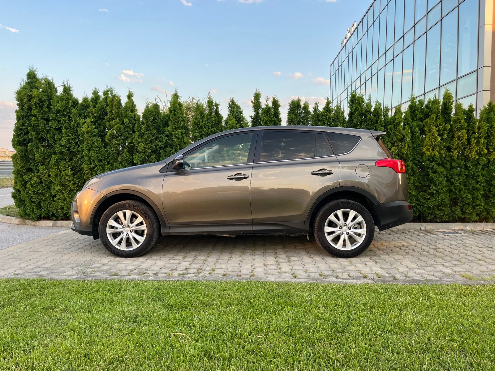 Toyota Rav4 2.2D4D 150к.с Navi/Xenon/Kamera Много Запазен!!! - изображение 4