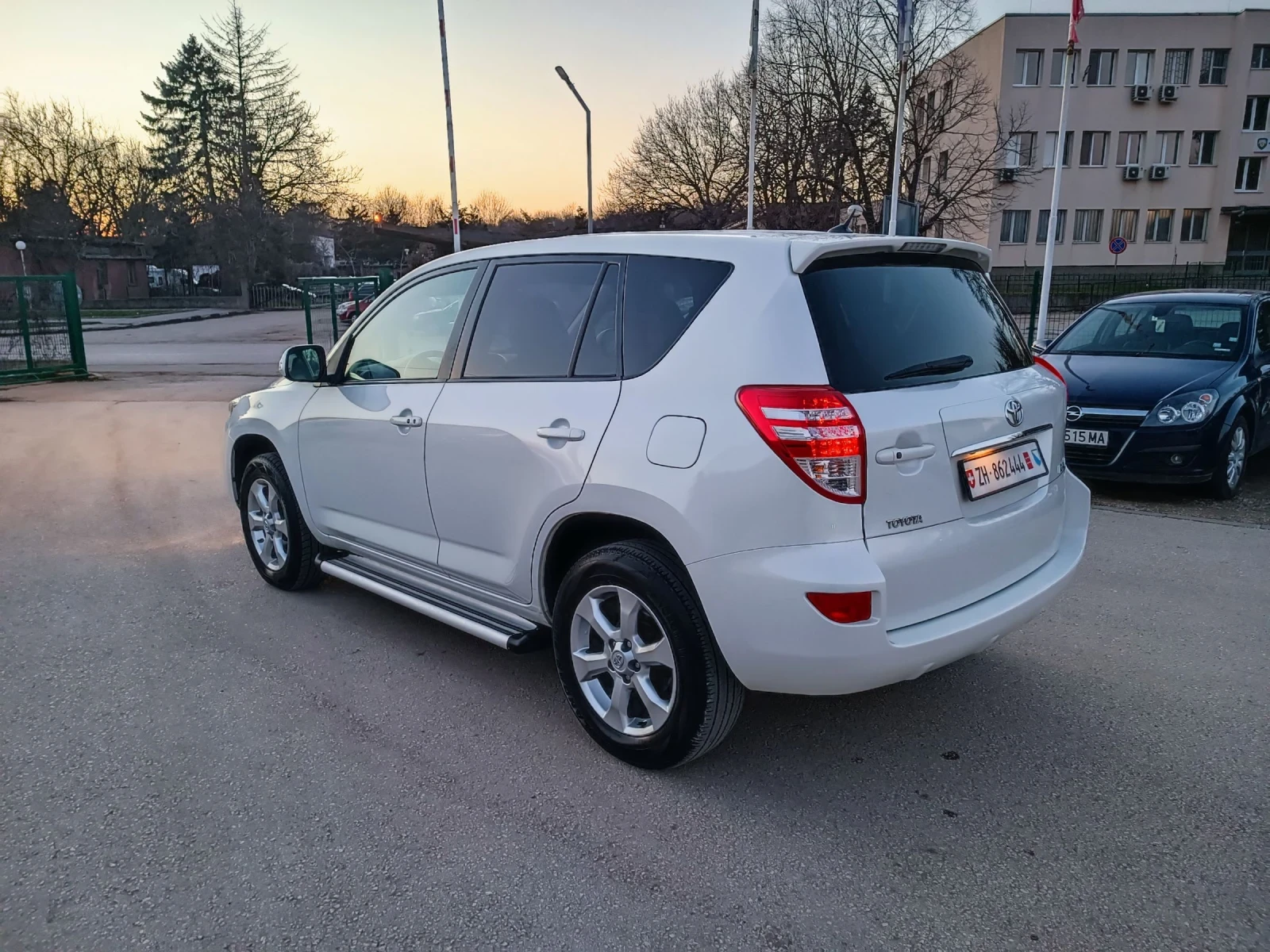 Toyota Rav4 2.0i-158��-���������-�����-4�4-6��-FACELIFT-KEYLES | Mobile.bg � ����������� 5