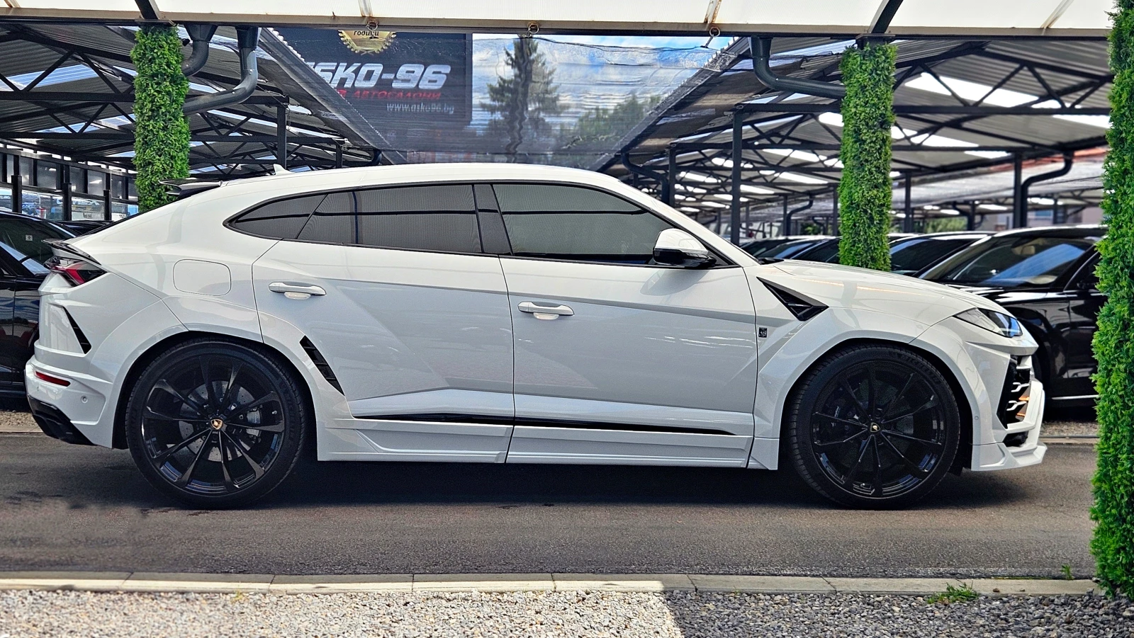 Lamborghini Urus NOVITEC/CARBONCERAMICA/TVx3/3DCAM/МАСАЖ/DISTR/LIZI, снимка 4 - Автомобили и джипове - 54713539