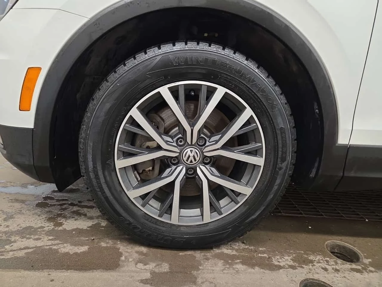 VW Tiguan * COMFORTLINE * CARFAX * ПАНОРАМА * АВТОКРЕДИТ * , снимка 9 - Автомобили и джипове - 55049972