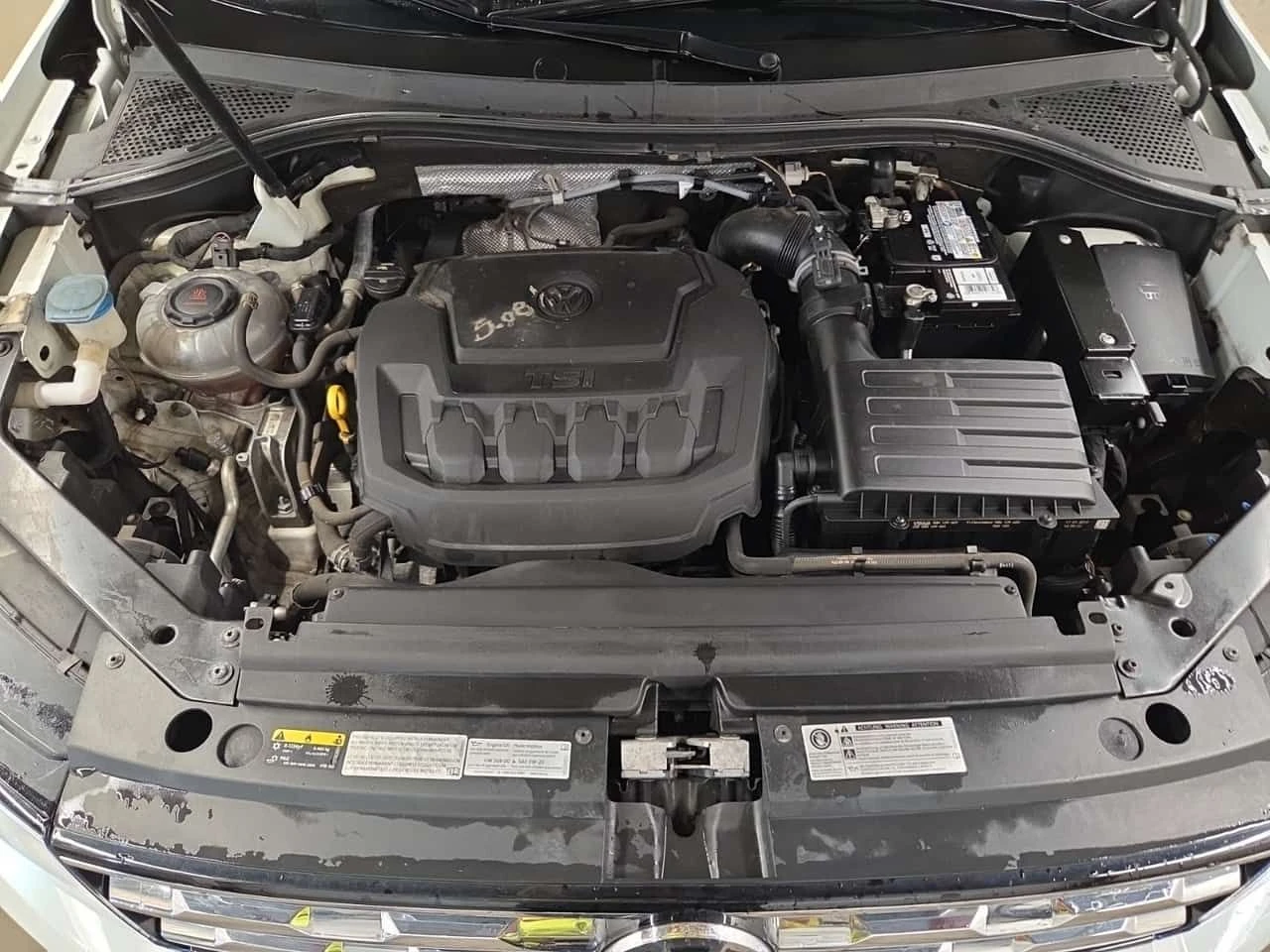 VW Tiguan * COMFORTLINE * CARFAX * ПАНОРАМА * АВТОКРЕДИТ * , снимка 16 - Автомобили и джипове - 55049972