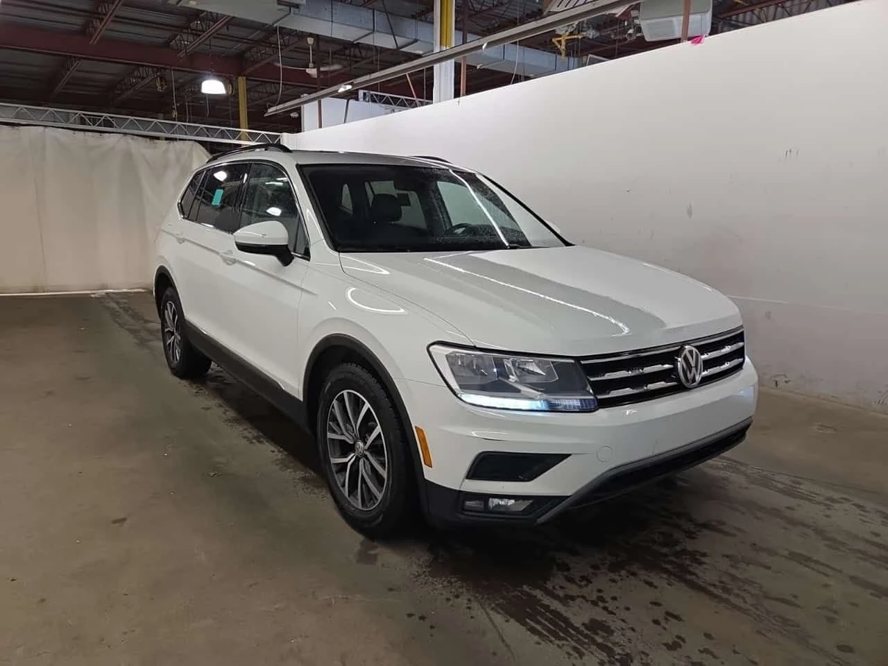 VW Tiguan * COMFORTLINE * CARFAX * ПАНОРАМА * АВТОКРЕДИТ * , снимка 2 - Автомобили и джипове - 55049972
