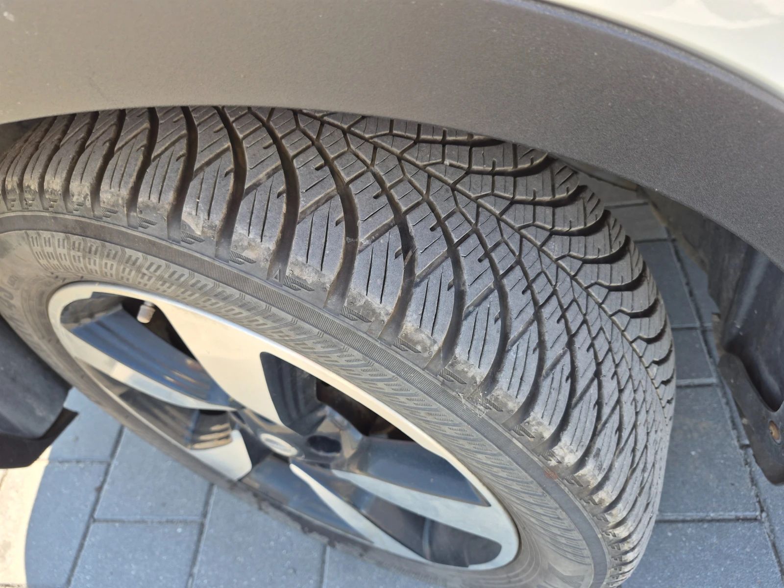 Nissan Qashqai, снимка 11 - Автомобили и джипове - 56144149