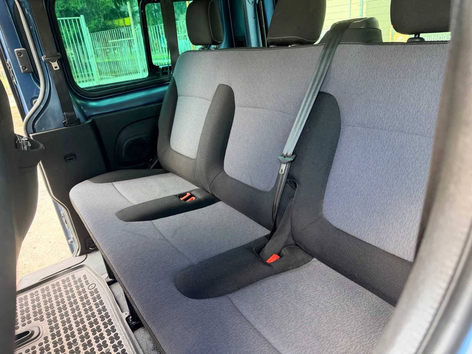 Opel Vivaro 1.6CDTI/8+ 1 места, снимка 16 - Бусове и автобуси - 54120454