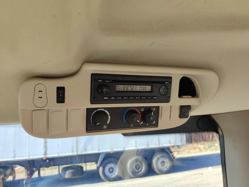 Трактор John Deere 6140R, снимка 9 - Селскостопанска техника - 52727472