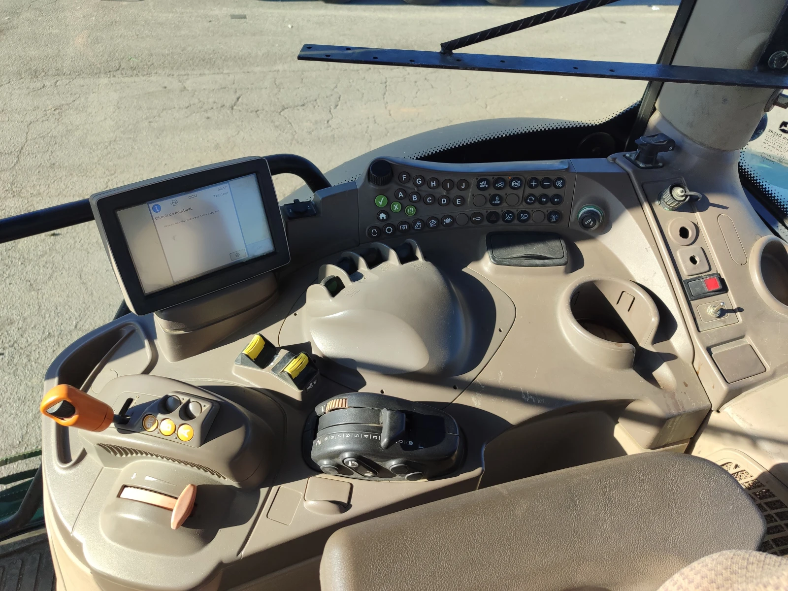 Трактор John Deere 6140R - изображение 8