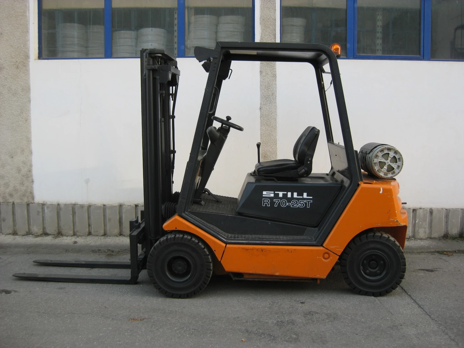  Still R70-25T | Mobile.bg   1