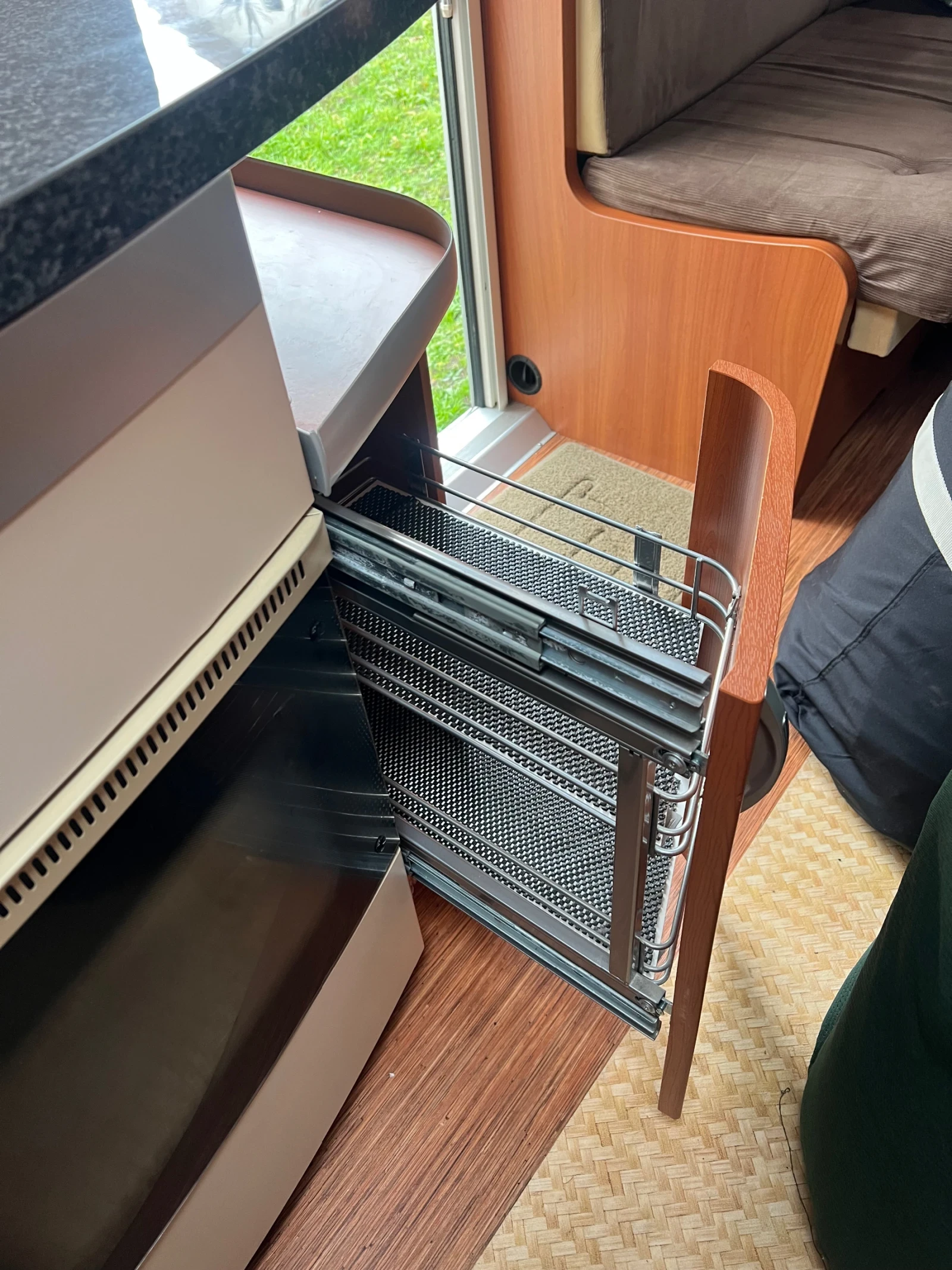 Каравана Hobby Hobby Prestige 540 UL, снимка 14 - Каравани и кемпери - 53941044