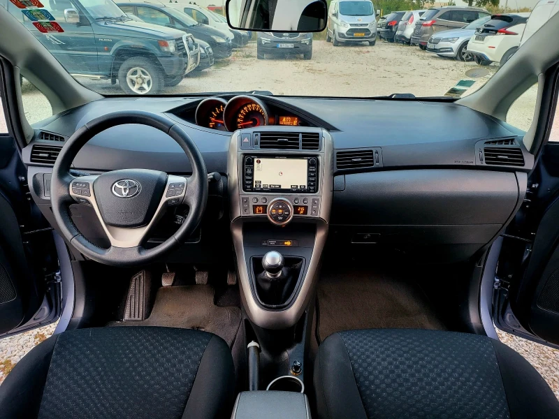 Toyota Verso 2.0 D4D 6+ 1 NAVI, снимка 9 - Автомобили и джипове - 47476255