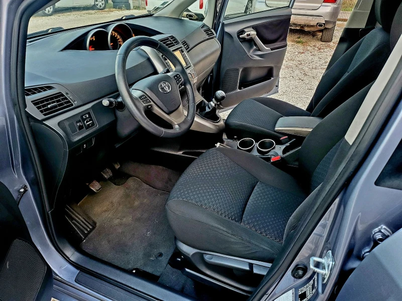 Toyota Verso 2.0 D4D 6+ 1 NAVI, снимка 10 - Автомобили и джипове - 47476255