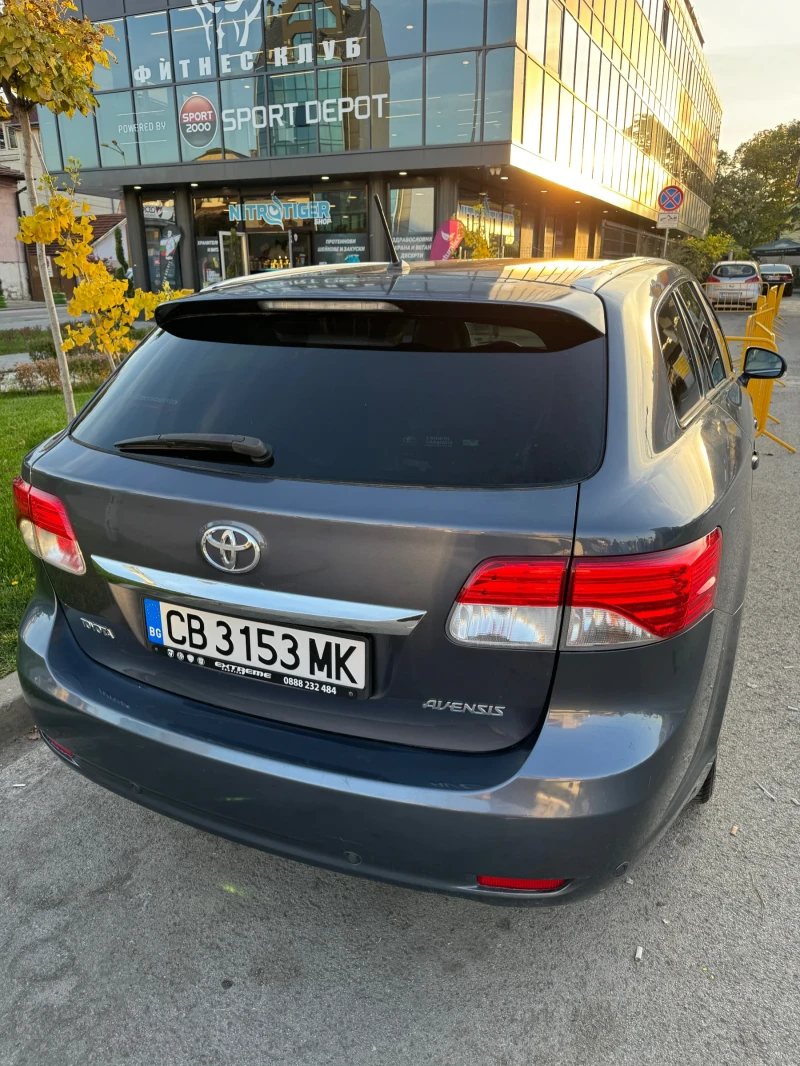 Toyota Avensis 2.2 diesel - всички екстри за модела, снимка 2 - Автомобили и джипове - 47736991