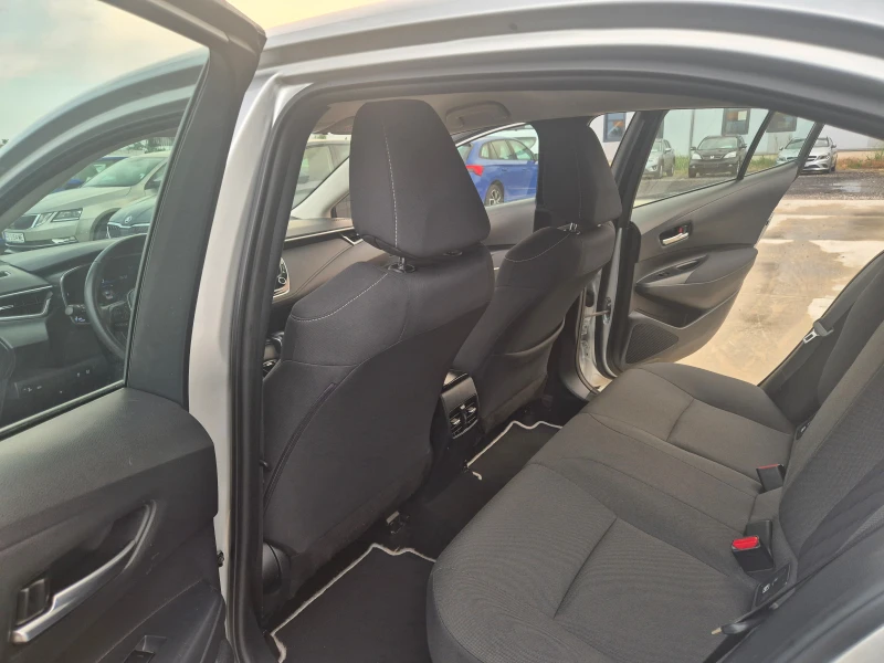 Toyota Corolla EXECUTIVE 1.8 HYBRID A/T, снимка 12 - Автомобили и джипове - 50624443