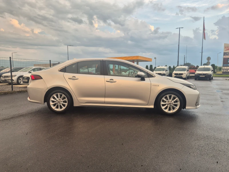Toyota Corolla EXECUTIVE 1.8 HYBRID A/T, снимка 6 - Автомобили и джипове - 50624443