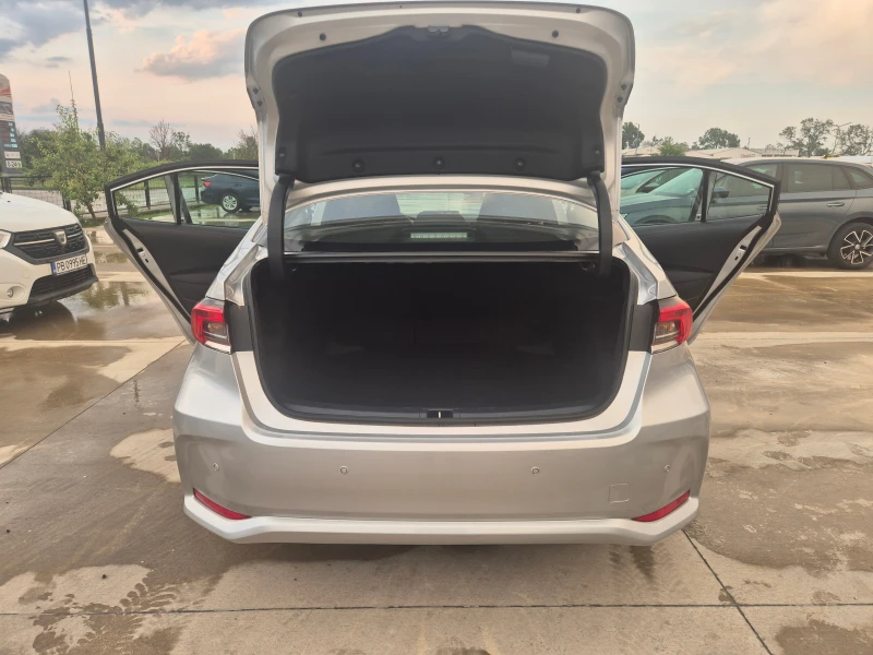 Toyota Corolla EXECUTIVE 1.8 HYBRID A/T, снимка 11 - Автомобили и джипове - 50624443