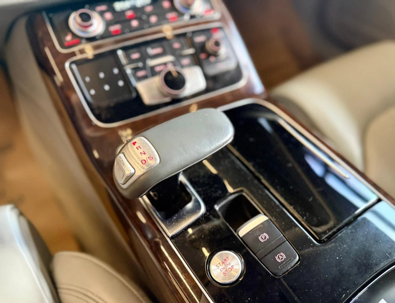 Audi A8 4.2TDI V8T* Matrix* Лизинг* BlindSpot, снимка 12 - Автомобили и джипове - 52247407