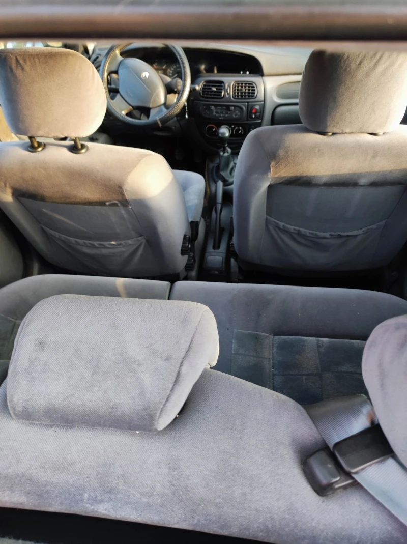 Renault Megane 1, 6 ГАЗ, снимка 5 - Автомобили и джипове - 52342043