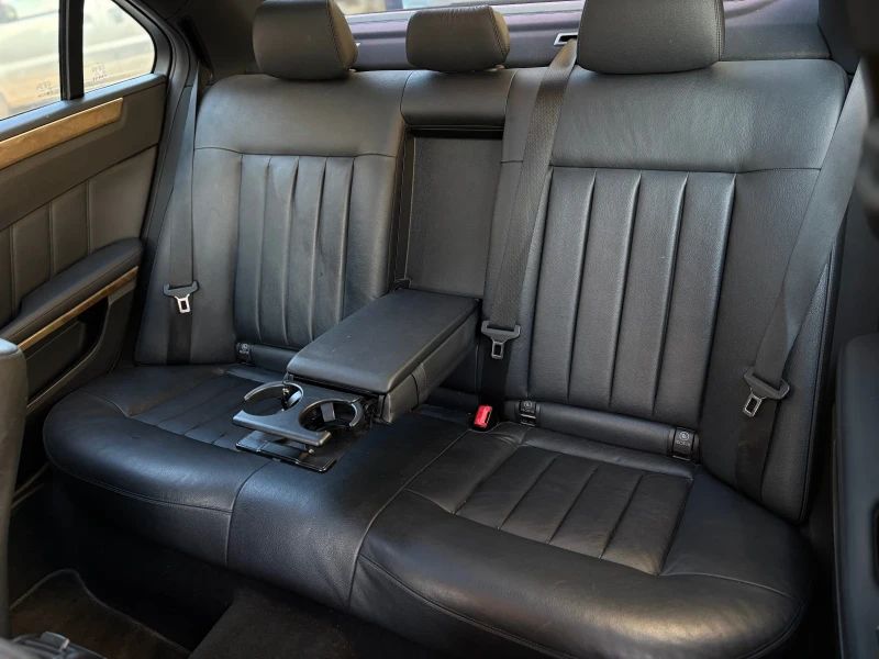Mercedes-Benz E 500 AMG* Подгрев* Обдухване* Пано* Камера* Лумбална Оп, снимка 10 - Автомобили и джипове - 53147918