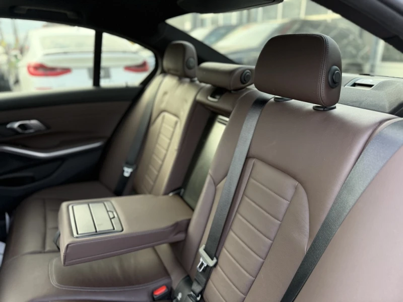 BMW 330 | PREMIUM PKG | PANO | CARPLAY | , снимка 16 - Автомобили и джипове - 53230467