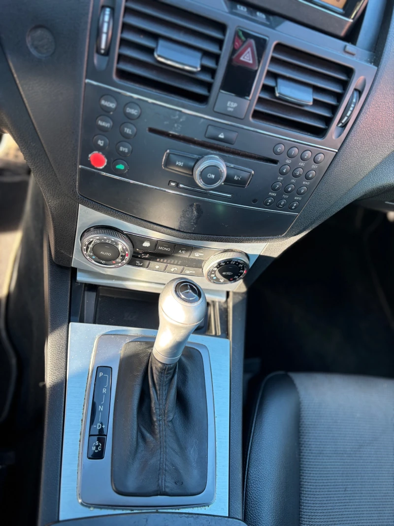 Mercedes-Benz C 220 CDI седан, снимка 10 - Автомобили и джипове - 53263230