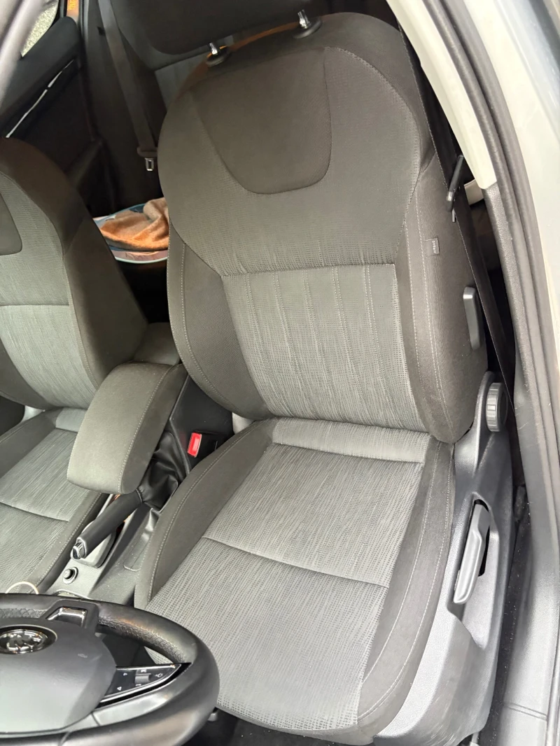 Skoda Octavia 1.6 TDI 73km, снимка 10 - Автомобили и джипове - 53349123