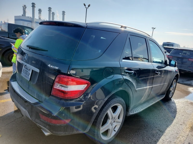 Mercedes-Benz ML 550 4M* AMG* FULL* Обдух* Подгрев* Въздух* Keyless* , снимка 3 - Автомобили и джипове - 53597451