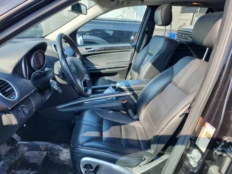 Mercedes-Benz ML 550 4M* AMG* FULL* Обдух* Подгрев* Въздух* Keyless* , снимка 5 - Автомобили и джипове - 53597451