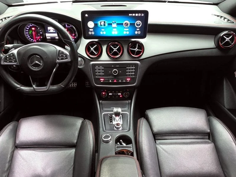 Mercedes-Benz CLA CLA45 AMG 4MATIC| 355к.с.| ВКЛ.ТЕХНОТЕСТ, снимка 7 - Автомобили и джипове - 55402172