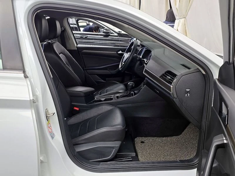 VW Jetta 1.4 DGX Automatic, снимка 11 - Автомобили и джипове - 55723227