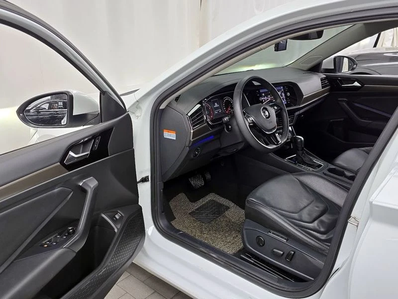 VW Jetta 1.4 DGX Automatic, снимка 10 - Автомобили и джипове - 55723227