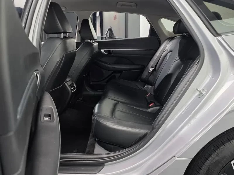 Hyundai Sonata, снимка 12 - Автомобили и джипове - 56687935