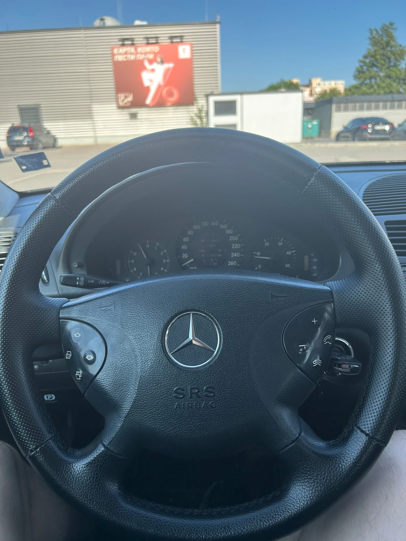 Mercedes-Benz E 220  - изображение 9