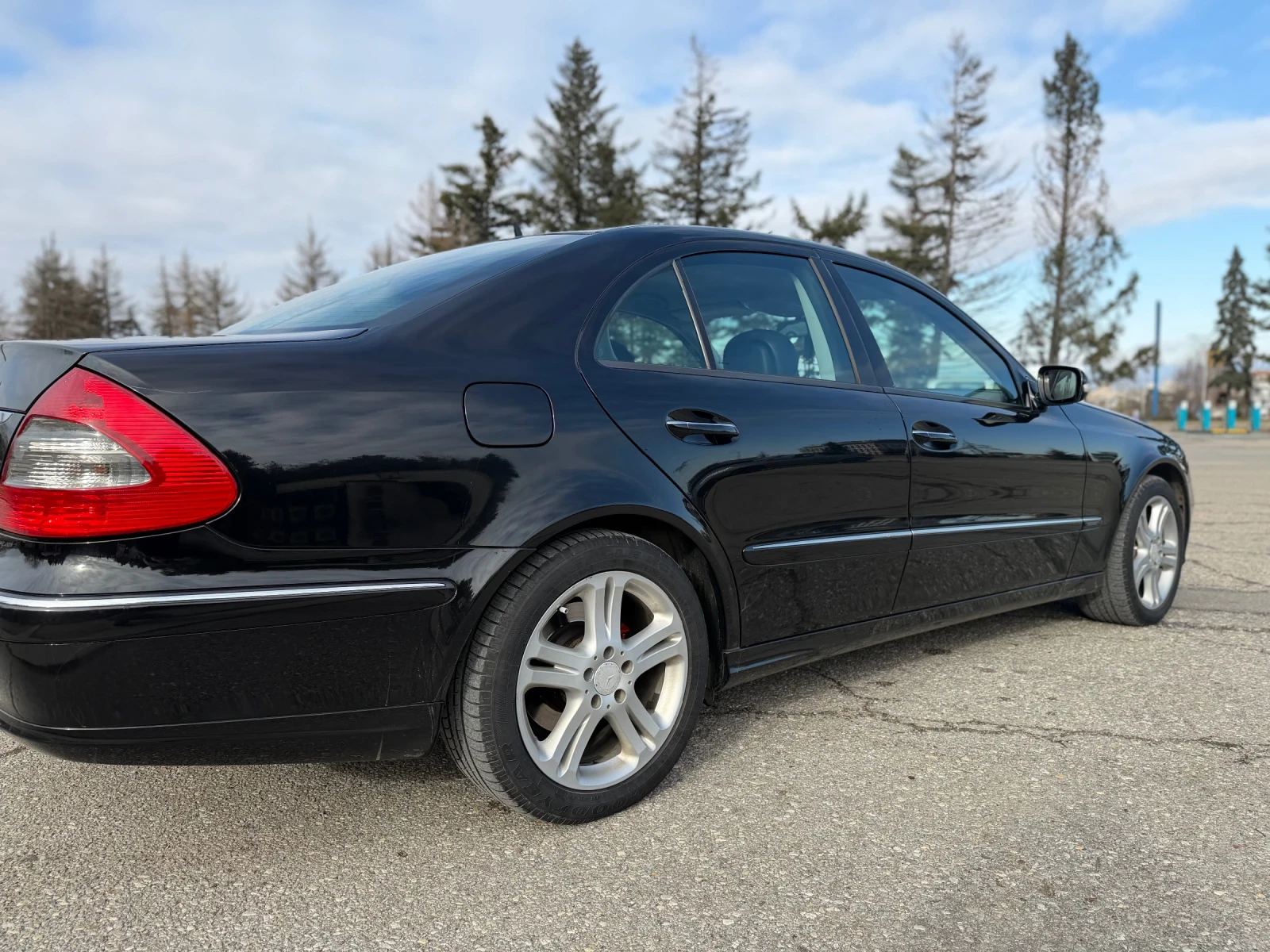 Mercedes-Benz E 280 Elegance - изображение 5