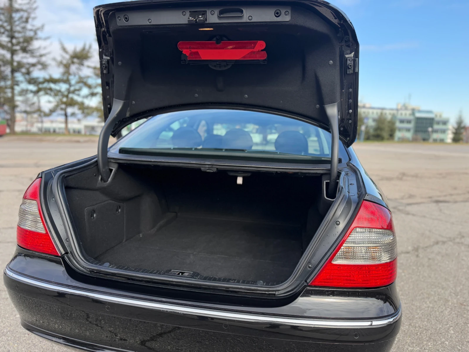 Mercedes-Benz E 280 Elegance - изображение 10